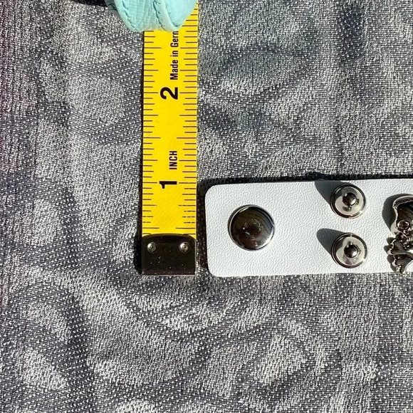 White Leather Punk Goth Rock Skull Chain Metal Stud Snap Chain Cuff Bracelet - Picture 4 of 4